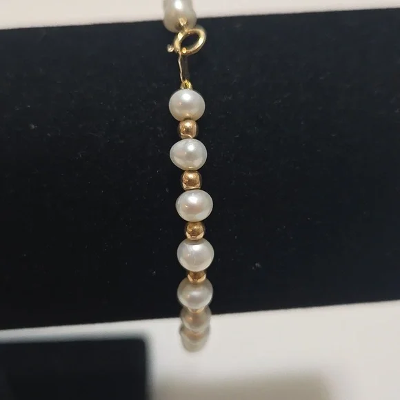 14k Gold and White Pearl Bracelet, Size 7 - Picture 12 of 13